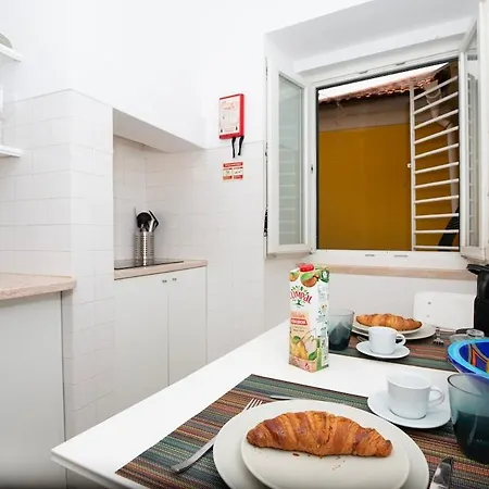Apartamento Praça Flores Lisboa